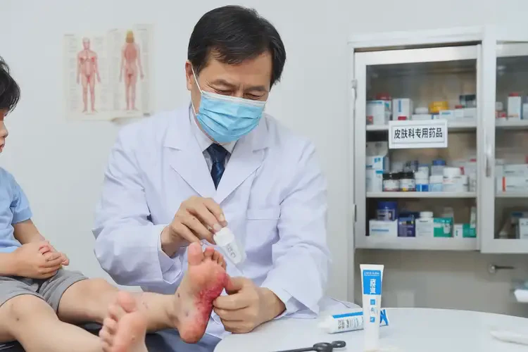 小孩腳上容易起濕疹不管它會自己好嗎(圖3)