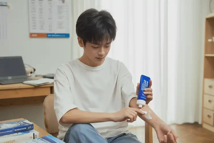 大學(xué)生四肢長濕疹能不能徹底自愈(圖3)