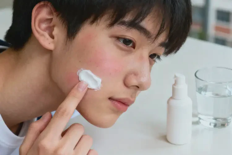 大學(xué)生面部偶爾長(zhǎng)濕疹可不可以徹底自愈(圖3)