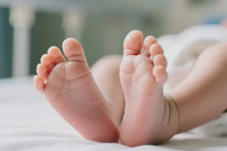 新生兒腳上出濕疹可不可以徹底自愈(圖1)