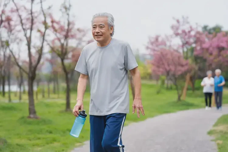 老年人肚子上經(jīng)常長濕疹可以徹底自愈嗎(圖2)