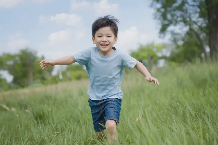 小兒手上有濕疹能夠徹底治愈嗎(圖1)