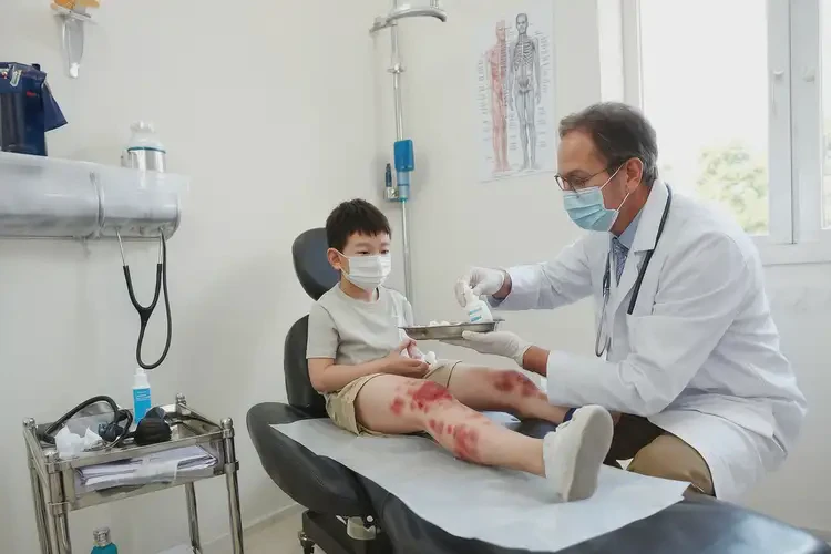 小孩大腿上經常起濕疹不管它會自己好嗎(圖2)