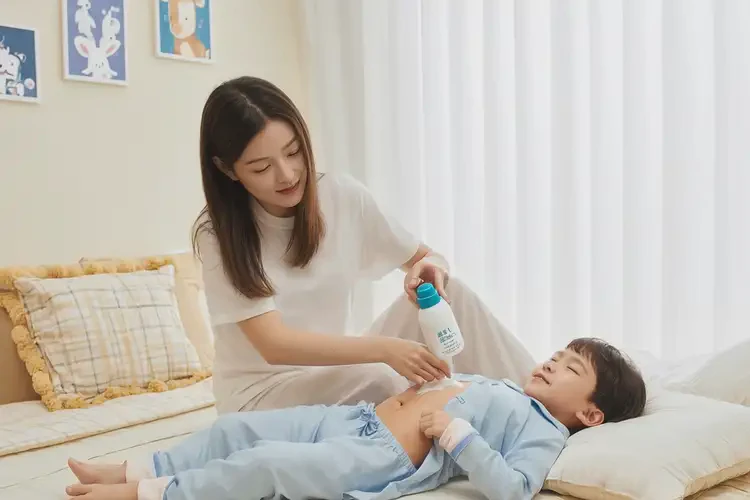 少兒肚子上出現(xiàn)濕疹不管它會(huì)自己痊愈嗎(圖3)