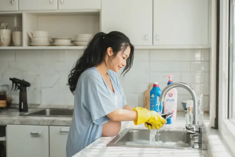 哺乳期媽媽手上長濕疹能徹底自愈嗎(圖1)