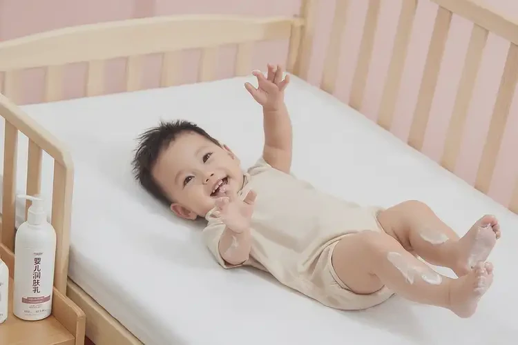 嬰幼兒小腿上有濕疹不管它會自己痊愈嗎(圖3)