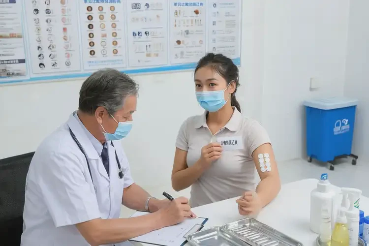 女性手臂經常起濕疹不管它會自己好嗎(圖3)