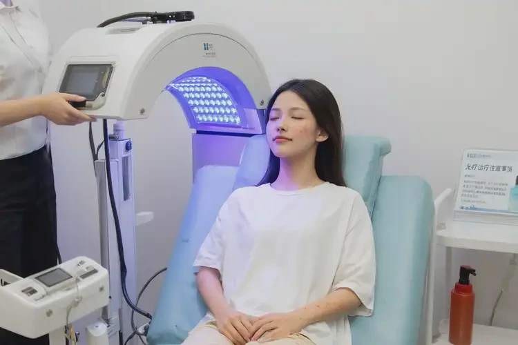 女性四肢偶爾起濕疹不管它會自己痊愈嗎(圖1)