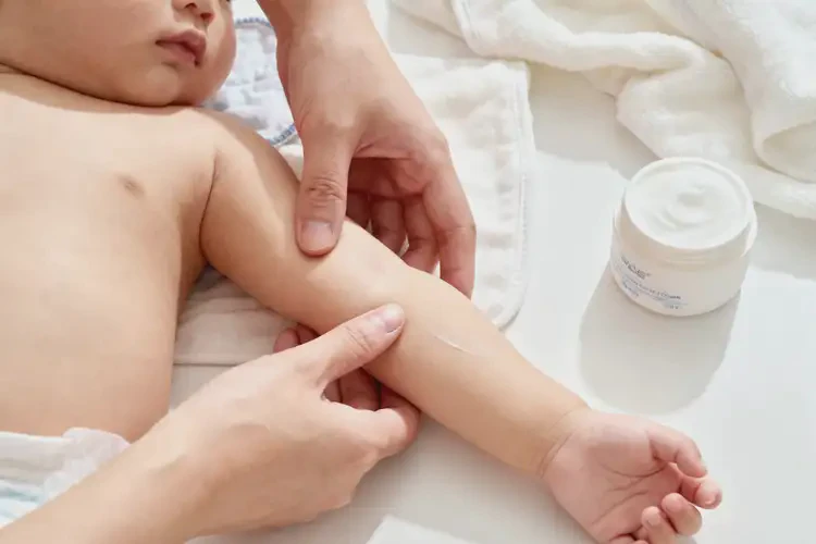 寶寶四肢偶爾長濕疹能靠自己自愈嗎(圖2)