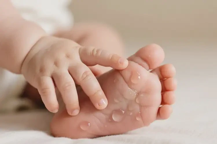 寶寶四肢出濕疹能靠自己自愈嗎(圖1)