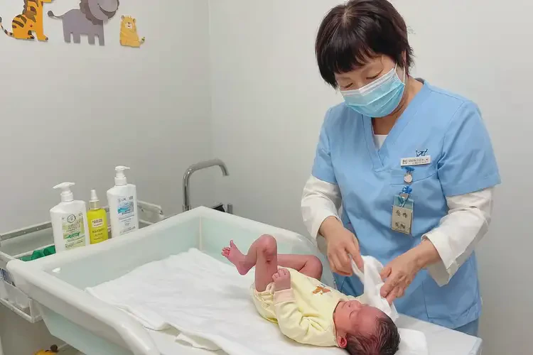 新生兒小腿上偶爾長(zhǎng)濕疹不管它會(huì)自己好嗎(圖3)