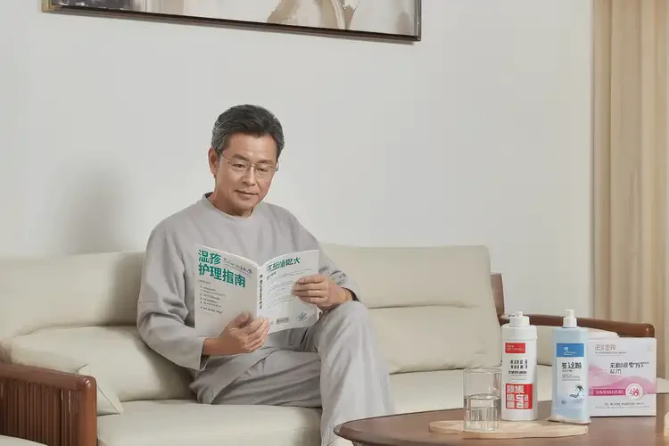 男性四肢經(jīng)常長(zhǎng)濕疹能夠徹底治愈嗎(圖2)