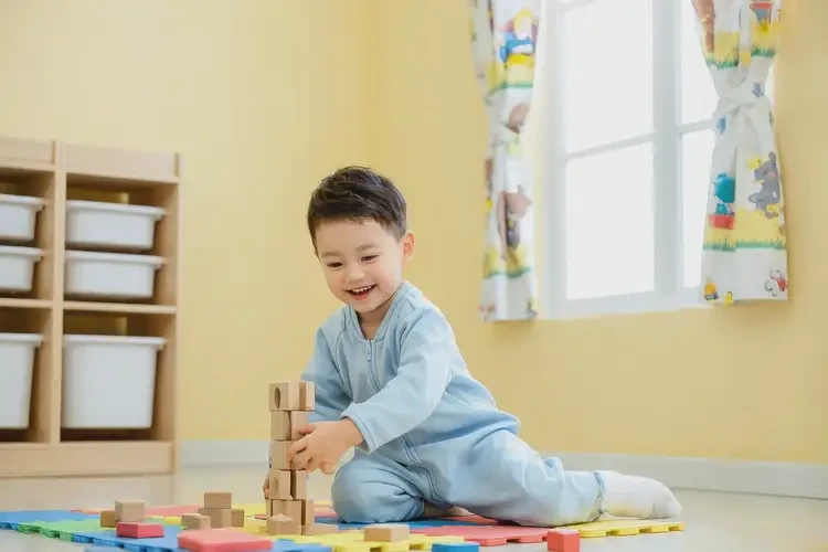 小孩大腿上經常起濕疹不管它會自己好嗎(圖1)