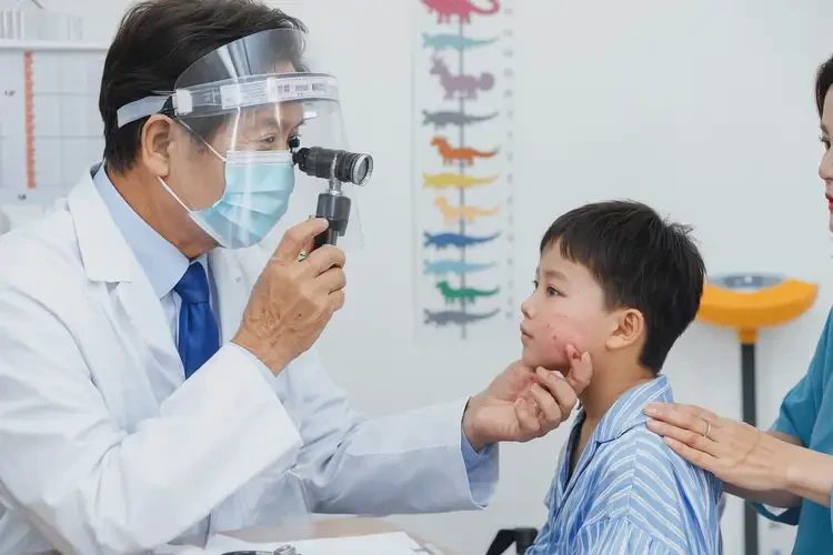 小孩面部偶爾起濕疹能靠自己自愈嗎(圖1)