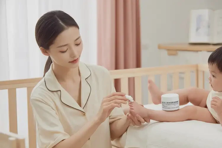 寶寶小腿容易長濕疹能夠徹底治愈嗎(圖3)