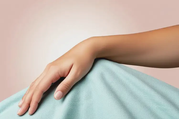 青年人手臂經(jīng)常起濕疹可不可以徹底自愈(圖1)