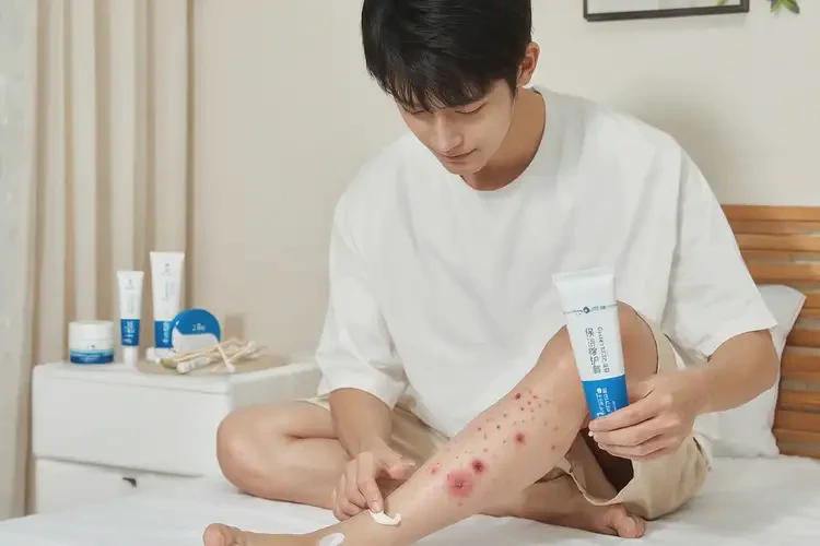 男生小腿上經(jīng)常起濕疹不管它會(huì)自己自愈嗎(圖1)