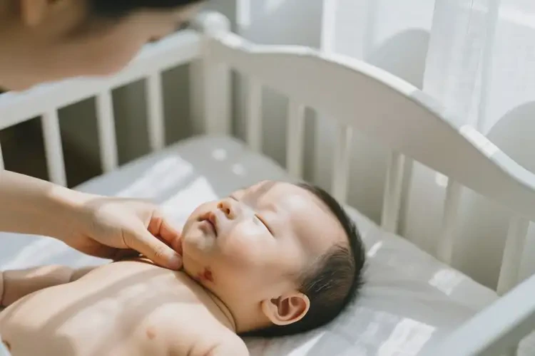 孩子脖子上出現(xiàn)濕疹能徹底自愈嗎(圖3)