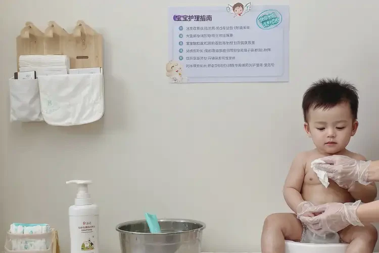 幼儿屁股上偶尔长湿疹能彻底自愈吗(图3)