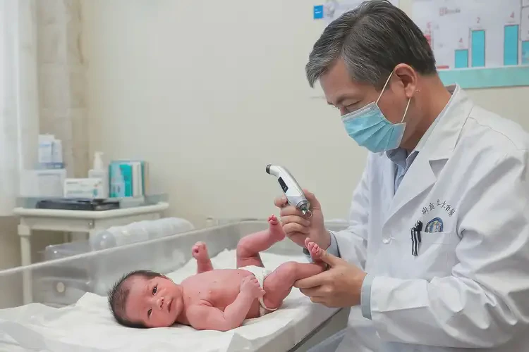 新生儿小腿出湿疹能彻底自愈吗(图1)