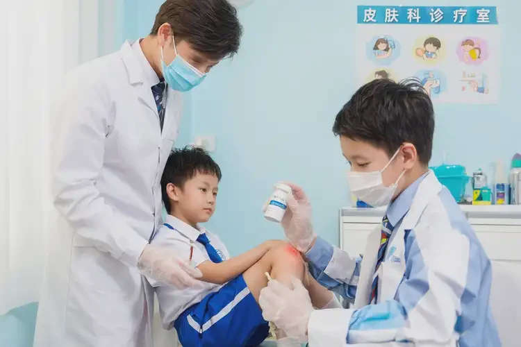 小學(xué)生小腿有濕疹不管它會(huì)自己好嗎(圖3)