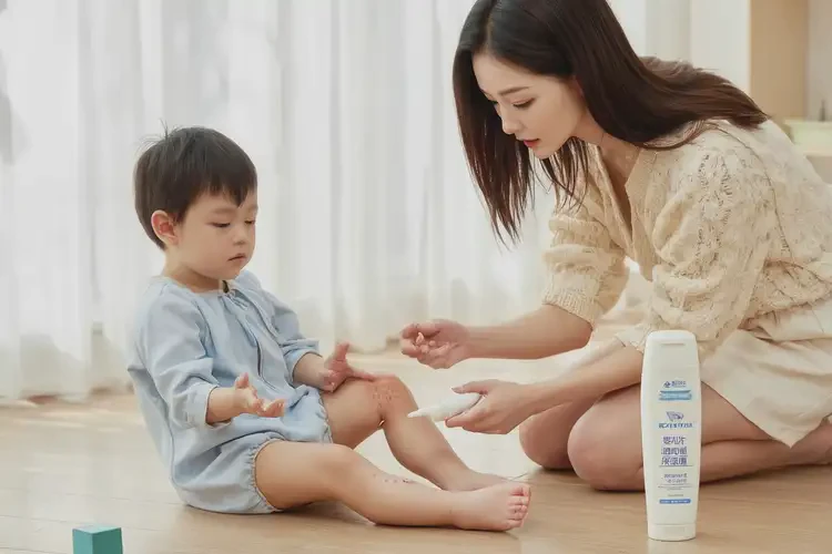 小孩小腿上出濕疹可不可以徹底自愈(圖3)