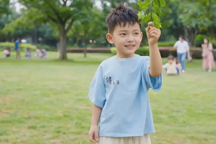 小學(xué)生肚子偶爾長濕疹不管它會自己好嗎(圖2)