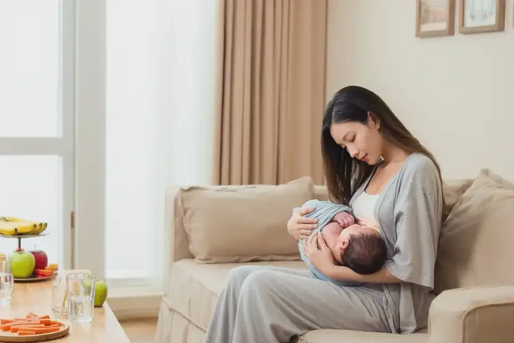 嬰兒小腿長濕疹不管它會(huì)自己自愈嗎(圖1)