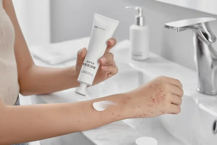 大學(xué)生臉上長濕疹能夠徹底治愈嗎(圖3)