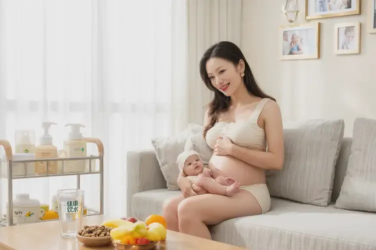 哺乳期媽媽肚子出現(xiàn)濕疹不管它會自己好嗎(圖1)