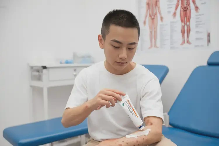 男生四肢容易長濕疹可不可以徹底自愈(圖3)