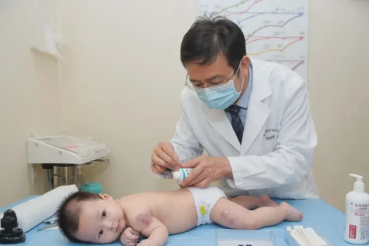 寶寶屁股出濕疹可不可以徹底自愈(圖1)