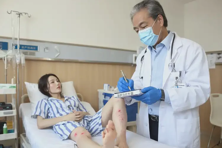 产妇四肢容易起湿疹不管它会自己痊愈吗(图1)