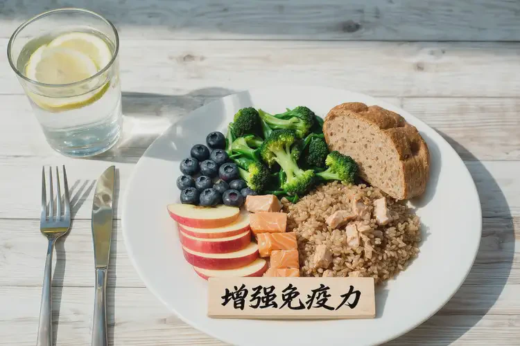 男人手上经常起湿疹不管它会自己自愈吗(图1)