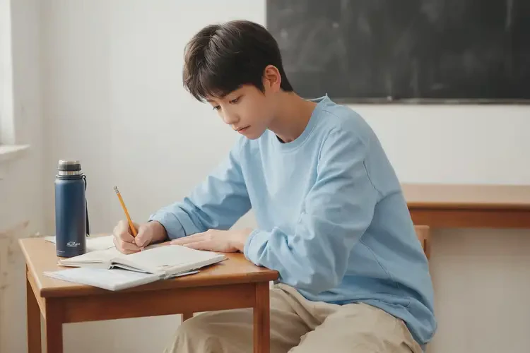 中学生小腿上长湿疹不管它会自己痊愈吗(图2)