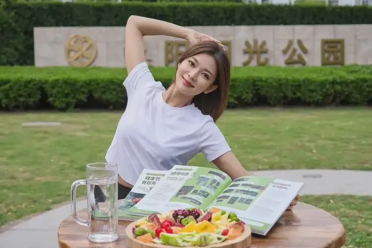 女性手臂經常起濕疹不管它會自己好嗎(圖1)