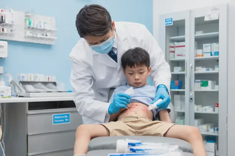 小孩肚子上偶爾起濕疹能夠徹底治愈嗎(圖3)