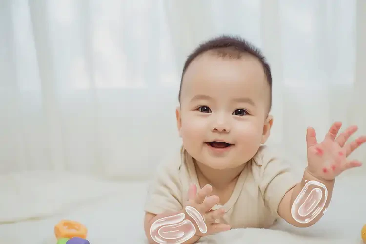 婴儿手臂偶尔起湿疹可以彻底自愈吗(图2)