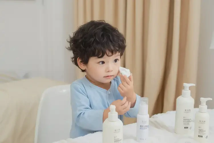 兒童脖子經(jīng)常長濕疹可以徹底自愈嗎(圖2)