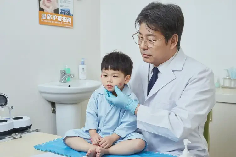 幼兒脖子容易長濕疹可不可以徹底自愈(圖1)