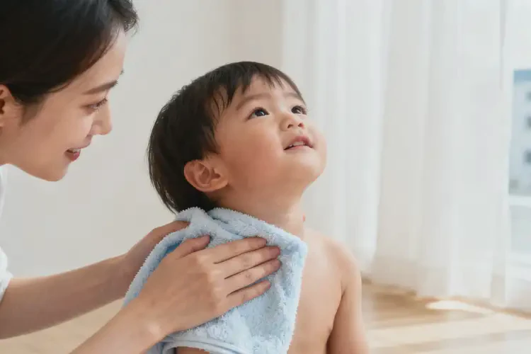 幼兒脖子偶爾起濕疹可以徹底自愈嗎(圖1)