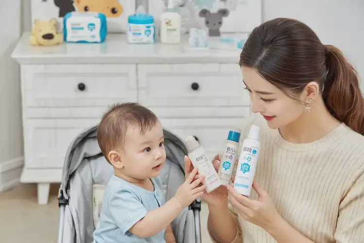 嬰幼兒面部有濕疹能徹底自愈嗎(圖1)