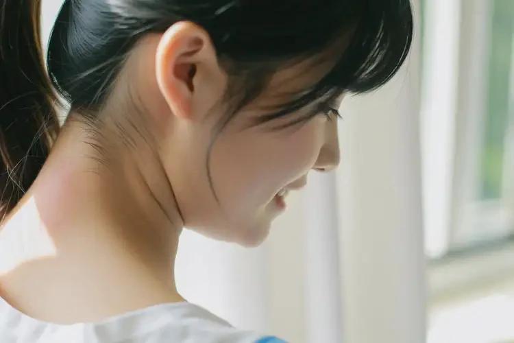 女生脖子偶爾長(zhǎng)濕疹不管它會(huì)自己痊愈嗎(圖4)