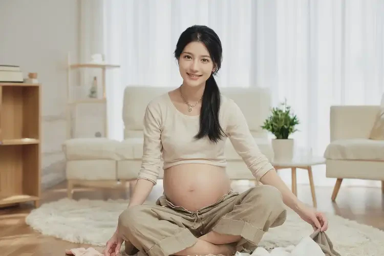 哺乳期媽媽腳上經(jīng)常起濕疹不管它會自己自愈嗎(圖2)