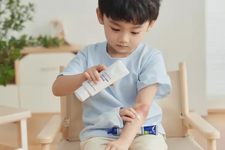 少兒全身容易起濕疹不管它會(huì)自己好嗎(圖2)