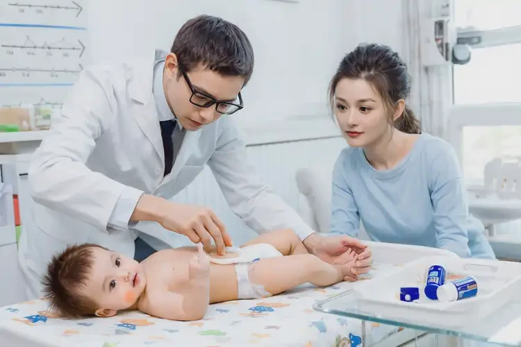 小孩屁股上容易長(zhǎng)濕疹不管它會(huì)自己好嗎(圖2)