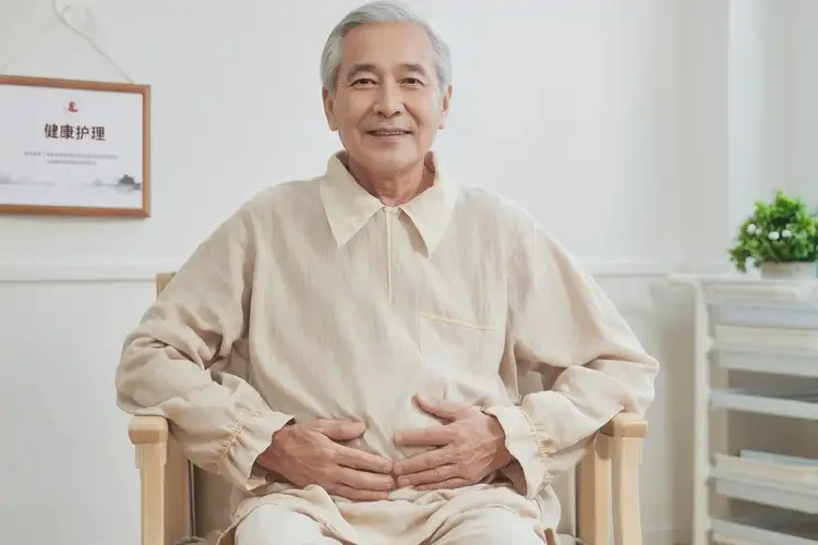 老年人肚子上出現(xiàn)濕疹能徹底自愈嗎(圖1)