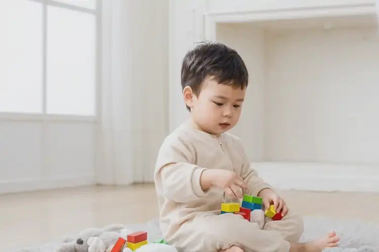 小孩脖子容易起湿疹不管它会自己好吗(图2)