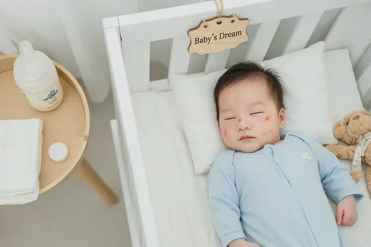 宝宝脖子偶尔起湿疹不管它会自己好吗(图3)