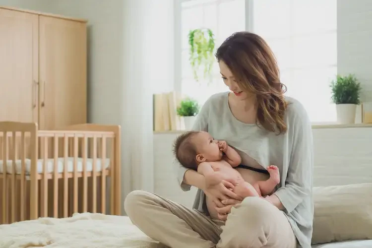 哺乳期妈妈大腿上容易长湿疹不管它会自己痊愈吗(图2)